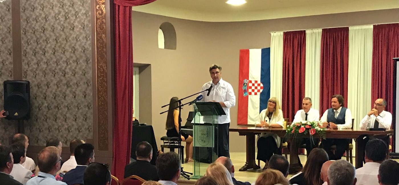 Plenković: Novim zakonom o otocima poboljšat ćemo kvalitetu života na otocima!